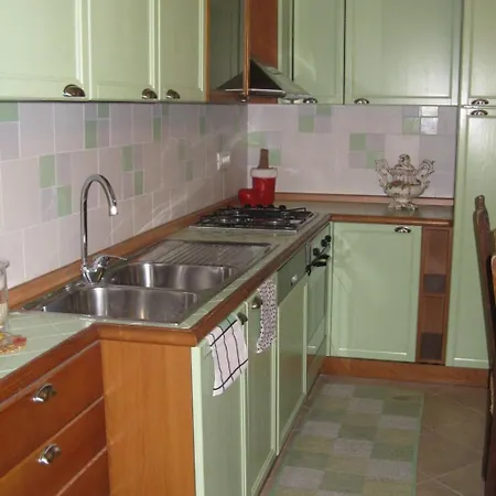 아파트 Typisches Mit Holzbefeuertem Kamin By Interhome *