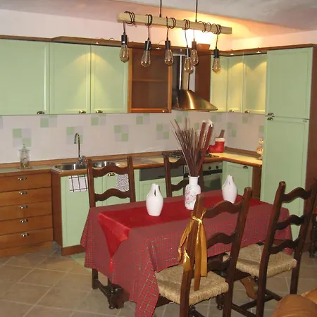 Lejlighed Typisches Mit Holzbefeuertem Kamin By Interhome