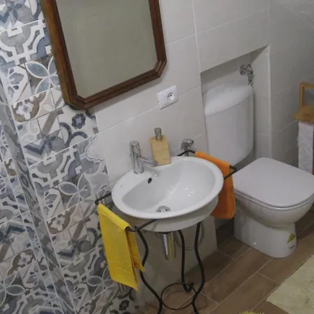 Typisches Mit Holzbefeuertem Kamin By Interhome 아파트 *