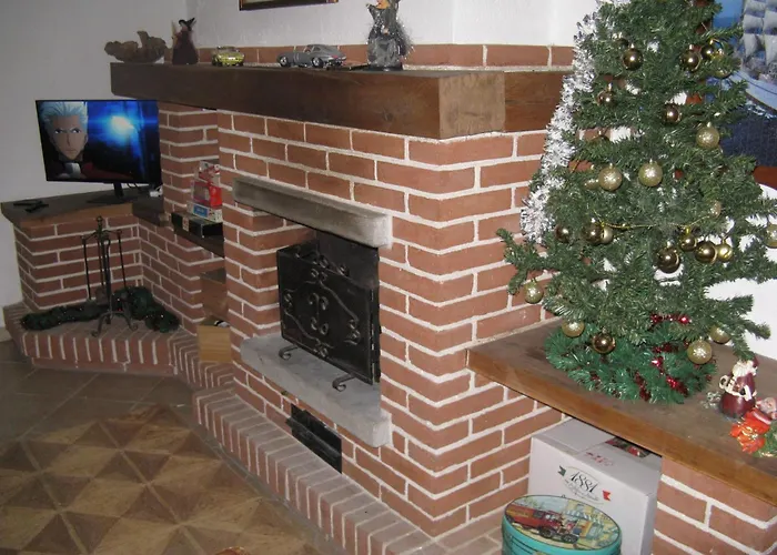 Typisches Mit Holzbefeuertem Kamin By Interhome 카스텔레로