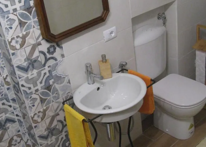 Typisches Mit Holzbefeuertem Kamin By Interhome 아파트 *