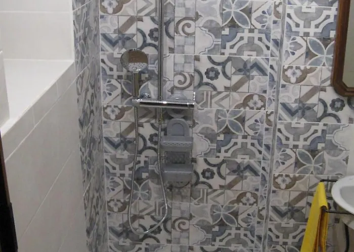 Typisches Mit Holzbefeuertem Kamin By Interhome * 카스텔레로